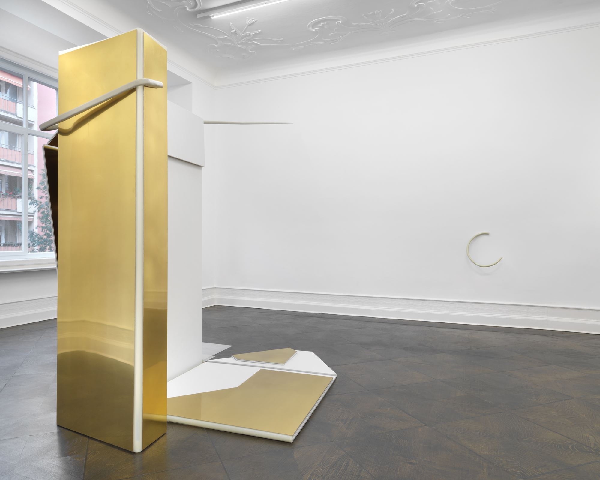 Nairy Baghramian Vitrine Rafra Chir E At Galerie Buchholz Berlin