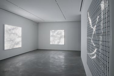 Exhibition view: Leo Villareal, ESCAPE VELOCITY, Pace Gallery, Hong Kong (20 July–7 September 2018). Courtesy Pace Gallery.
