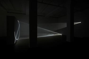 Exhibition view: Anthony McCall, Split Second, Sean Kelly, New York (14 December 2018–26 January 2019). Courtesy: Sean Kelly, New York. Photo: Jason Wyche, New York.
