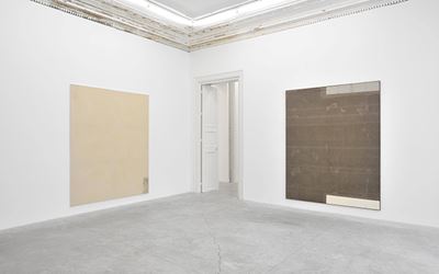David Ostrowski, Das Goldene Scheiss, 2014, Exhibition view at Almine Rech Gallery, Paris. Courtesy the Artist and Almine Rech Gallery. © David Ostrowski.