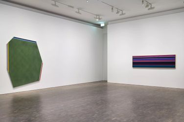 Exhibition view: Kenneth Noland, Stripes/Plaids/Shapes, Pace Gallery, London (25 January–4 March 2023). Courtesy Pace Gallery.