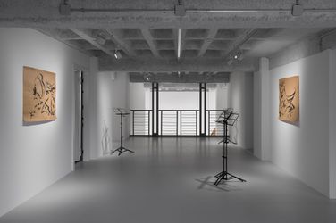 Exhibition view: Mircea Cantor, Thirst for Stillness, Galeria Plan B, Berlin (26 April–1 June 2024). Courtesy the artist and Galeria Plan B Cluj, Berlin. Photo: Trevor Good.
