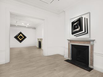 Exhibition view: Alberto Biasi, Dinamica Ecologica, Cardi Gallery, London (17 February–20 May 2023). Courtesy Cardi Gallery.