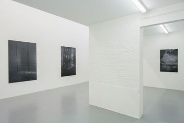Exhibition view: Dirk Braeckman, FERNWEH, Zeno X Gallery, Antwerp (10 March–24 April 2021). Courtesy Zeno X Gallery. Photo: Peter Cox.