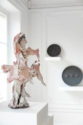 Exhibition view: Lucio Fontana, Fontana Ceramics, Robilant+Voena, Paris (19 May–25 June 2021). Courtesy Robilant+Voena. 