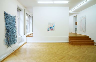 Exhibition view: Myriam Holme, glanz, kartografiert, Bernhard Knaus Fine Art, Frankfurt (3 September–6 November 2021). Courtesy Bernhard Knaus Fine Art. 