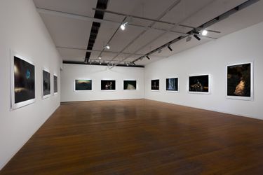 Exhibition view: Bill Henson, Roslyn Oxley9 Gallery, Sydney (1 April–30 April 2022). Courtesy Roslyn Oxley9 Gallery.