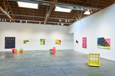 Exhibition view: Mary  Heilmann,  Memory Remix, Hauser  &  Wirth, Los  Angeles (23 June–23 September 2018). ©  Mary  Heilmann. Courtesy  the  artist  and  Hauser  &  Wirth. Photo:  Mario  de  Lopez.