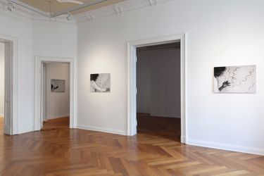 Zeynep Kayen, one one two one two three, Zilberman Gallery, Berlin (23 February–23 April 2022). Courtesy Zilberman Gallery.