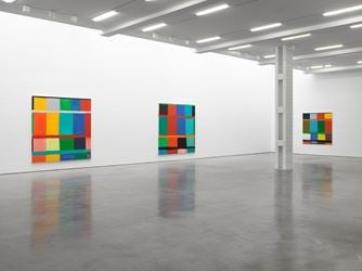 Exhibition view: Stanley Whitney, In the Color, Lisson Gallery, West 24th Street, New York (3 November–21 December 2018). © Stanley Whitney. Courtesy Lisson Gallery.