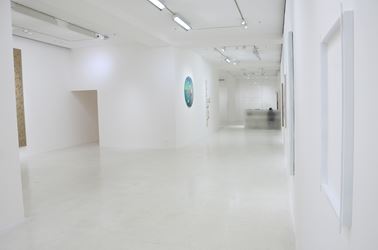 Exhibition view: Group Exhibition, Absorption as a Way of Seeing 凝觀, Pearl Lam Galleries, Pedder Street, Hong Kong (27 August–10 September 2018). Courtesy Pearl Lam Galleries.