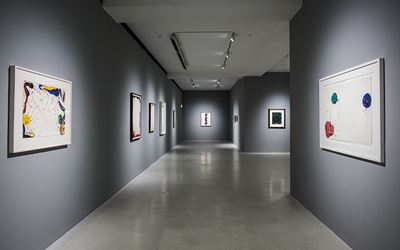 Sam Francis, Colour in Space, 2016, Exhibition view, Pearl Lam Galleries, Hong Kong. Courtesy Pearl Lam Galleries, Hong Kong.