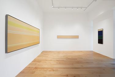 Exhibition view: Kenneth Noland, Pace Gallery, Palm Beach (25 February–14 March 2021). © The Kenneth Noland Foundation / Licensed by VAGA at Artists Rights Society (ARS), New York, NY. Courtesy Pace Gallery.