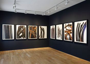 Exhibition view: Bernar Venet, Diffeomorphism and Discontinuity, Perrotin, Paris (12 March–29 April 2023). Courtesy Venet Foundation, and Perrotin.