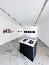 Exhibition view: Vincenzo Agnetti, Tempo E Memoria [Time and Memory], Cardi Gallery, Milan and London (3 June–2 September 2023). Courtesy Cardi Gallery.