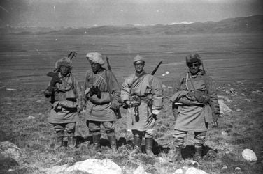 Reconnaissance mission in Tibet by members of the Mustang Resistance Force, early 1960s. Courtesy O Lhamo Tsering Archive/White Crane films.