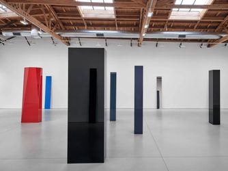 Exhibition view: John McCracken, David Zwirner, Los Angeles (28 February–30 March 2024). Courtesy David Zwirner.