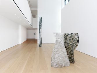 Exhibition view: Shirazeh Houshiary, A Thousand Folds, 501 West 24th Street, New York (8 April–28 May 2021). Courtesy the artist and Lehmann Maupin, New York, Hong Kong, Seoul, and London. Photo: Elisabeth Bernstein.