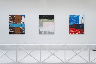 Exhibition view: Scott Licznerski, High Above Black Sea, Alzueta Gallery, Barcelona (26 January–4 March 2023). Courtesy Alzueta Gallery.