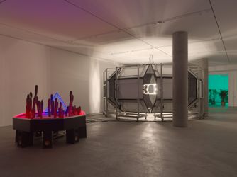 Exhibition view: Haroon Mirza, For A Dyson Sphere, Lisson Gallery, 508 West 24th Street, New York (13 January—12 February 2022). © Haroon Mirza. Courtesy Lisson Gallery.