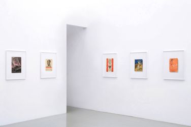 Exhibition view: Annette Kelm, Die Bücher – The Books, MEYER KAINER, Vienna (8 May–24 July 2021). Courtesy MEYER KAINER.