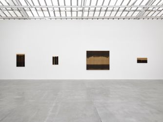 Exhibition view: Yun Hyong-keun, David Zwirner, Paris (7 January–23 February 2-23). Courtesy PKM Gallery, Seoul and David Zwirner.