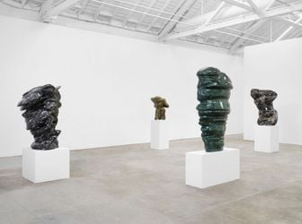 Exhibition view: Tony Cragg, Marian Goodman Gallery, Los Angeles (26 April–29 June 2024). Courtesy Marian Goodman Gallery.