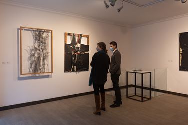 Exhibition view: Manuel Rivera & Manolo Millares, Rivera – Millares: Ethics of Reparation, Galeria Mayoral, Paris (14 January–3 April 2021). Courtesy Galeria Mayoral. 