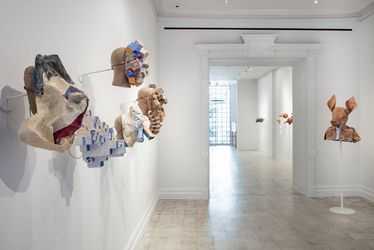 Exhibition view: Damián Ortega, Masks, Gladstone 64, New York, (15 March–23 April 2022). Courtesy Gladstone Gallery.