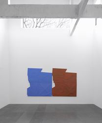 Exhibition view: Wyatt Kahn, Xavier Hufkens, 6 rue St-Georges, Brussels (11 January–16 February 2019). Courtesy Xavier Hufkens. Photo: Allard Bovenberg, Amsterdam.
