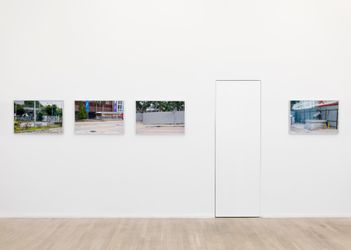 Exhibition view: Elisabeth Neudörfl, Out in the Streets, Galerie Barbara Wien, Berlin (28 April–22 August 2021). Courtesy Galerie Barbara Wien, Berlin.