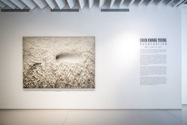 Exhibition view: Chun Kwang Young, Aggregation, Sundaram Tagore Gallery, Chelsea, New York (3 May–16 June 2018). Courtesy Sundaram Tagore Gallery.