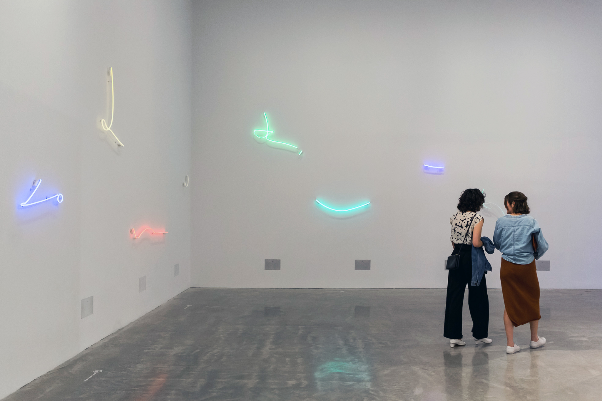 Danae Valenza, Your Motion Says (2016). Neon, sound. Exhibition view: Primavera 2016: Young Australian Artists, Museum of Contemporary Art Australia, Sydney (29 September–4 December 2016).