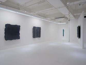 Exhibition view: Arcangelo Sassolino, Warped Matter, Curved Time, Pearl Lam Galleries, Hong Kong (27 March–8 May 2018). Courtesy Pearl Lam Galleries.