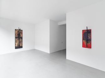 Exhibition view: Sterling Ruby, A RELIEF LASHED + A STILL POSE, Xavier Hufkens, 44 rue Van Eyck, Van Eyckstraat (18 June–1 August 2020). Courtesy the artist and Xavier Hufkens, Brussels. Photo: Allard Bovenberg.