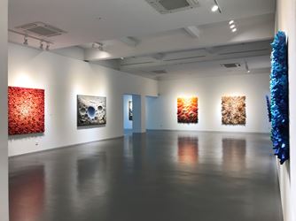 Exhibition view: Chun Kwang Young, Collisions: Information, Harmony and Conflict, Sundaram Tagore Gallery, Singapore (22 November 2019–1 February 2020). Courtesy Sundaram Tagore Gallery. 