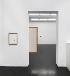 Exhibition view: Caleb Considine & Gili Tal, Galerie Buchholz, Cologne (17 November 2021—8 January 2022). Courtesy Galerie Buchholz Berlin/Cologne/New York.