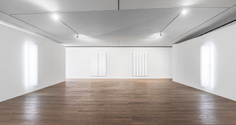 Mary Corse, Seen and Unseen, Pace Gallery, Seoul (29 March–30 April 2022). Courtesy Pace Gallery.