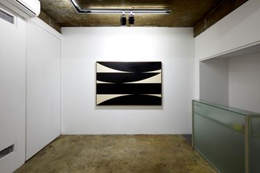 Exhibition view: Jonny Abrahams, 10 Paintings, CHOI&LAGER Gallery, Seoul (6 October–28 October 2018). Courtesy the artist and CHOI&LAGER Gallery.