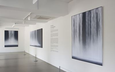 Exhibition view: Hiroshi Senju, Day Falls/Night Falls, Sundaram Tagore Gallery, Singapore (17 January–8 March 2015). Courtesy Sundaram Tagore Gallery.
