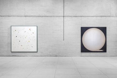 Exhibition view: Matthias Bitzer, Cosmic Rational, Galería RGR, Mexico City (13 May–15 June 2023). Courtesy Galería RGR.