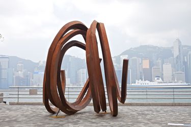 Exhibition view: Bernar Venet, Hong Kong Cultural Centre & Museum of Art Piazzas, DE SARTHE, Hong Kong (29 April–2 May 2012). Courtesy DE SARTHE.