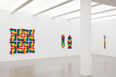 Exhibition view: Julio Le Parc, Color and Colors, Perrotin, New York (29 October–24 December 2020). © Julio Le Parc / ADAGP, Paris & ARS, New York 2020. Courtesy the artist and Perrotin. Photo: Guillaume Ziccarelli. 