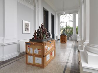 Exhibition view: Walead Beshty, Aggregato, Thomas Dane Gallery, Naples (25 September–22 December 2018). Courtesy Thomas Dane Gallery. Photo: Francesco Squeglia.