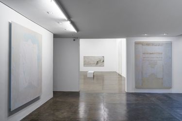 Exhibition view: Daniel Senise, Verônica, Galeria Nara Roesler, São Paolo (20 August–1 October 2022). Courtesy Galeria Nara Roesler.