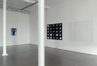 Exhibition view: Group Exhibition, Accrochage VII - Photography, Galerie Greta Meert, Brussels (11 April–13 May 2006). Courtesy Galerie Greta Meert. 