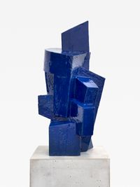 Nachbild blau by Kai Schiemenz contemporary artwork sculpture, ceramics