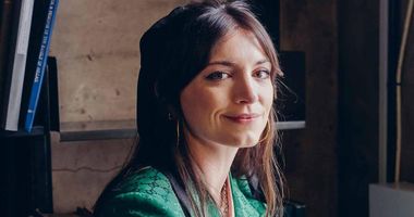 Katy Hessel on Great Women Artists and Rewriting His-tory