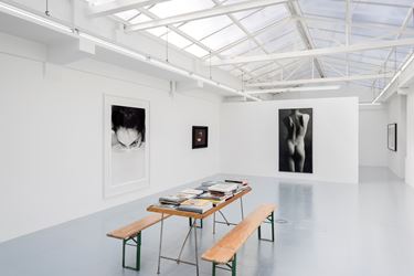 Exhibition view: Group Exhibition, Une collection de photographies, rodolphe janssen, Brussels (17 May– 13 July 2018). Courtesy rodolphe janssen, Brussels. Photo: HV photography.