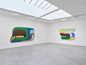 Exhibition view: Joanna Pousette-Dart, Lisson Gallery, London (16 November 2021—22 January 2022). © Joanna Pousette-Dart. Courtesy Lisson Gallery.